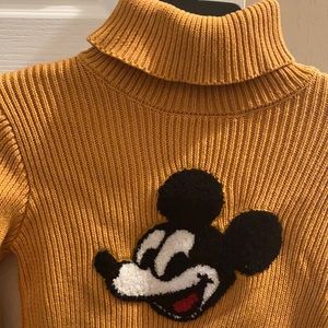 Mickey Mouse turtle neck